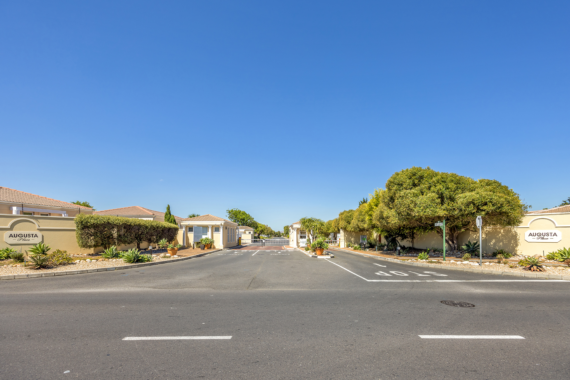 To Let 3 Bedroom Property for Rent in Sunningdale Western Cape